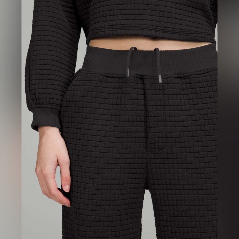 Lab Textured Grid High Rise Joggers Black - Picture 3 of 6